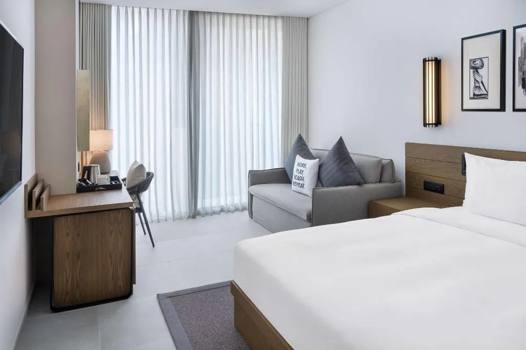 Room, Radisson Beach Resort Palm Jumeirah, Dubai