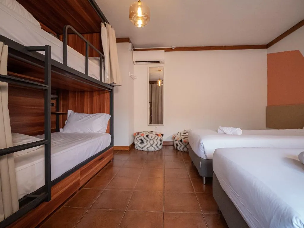 FAMILY ROOM STANDARD Room, Selina Geres, Porto
