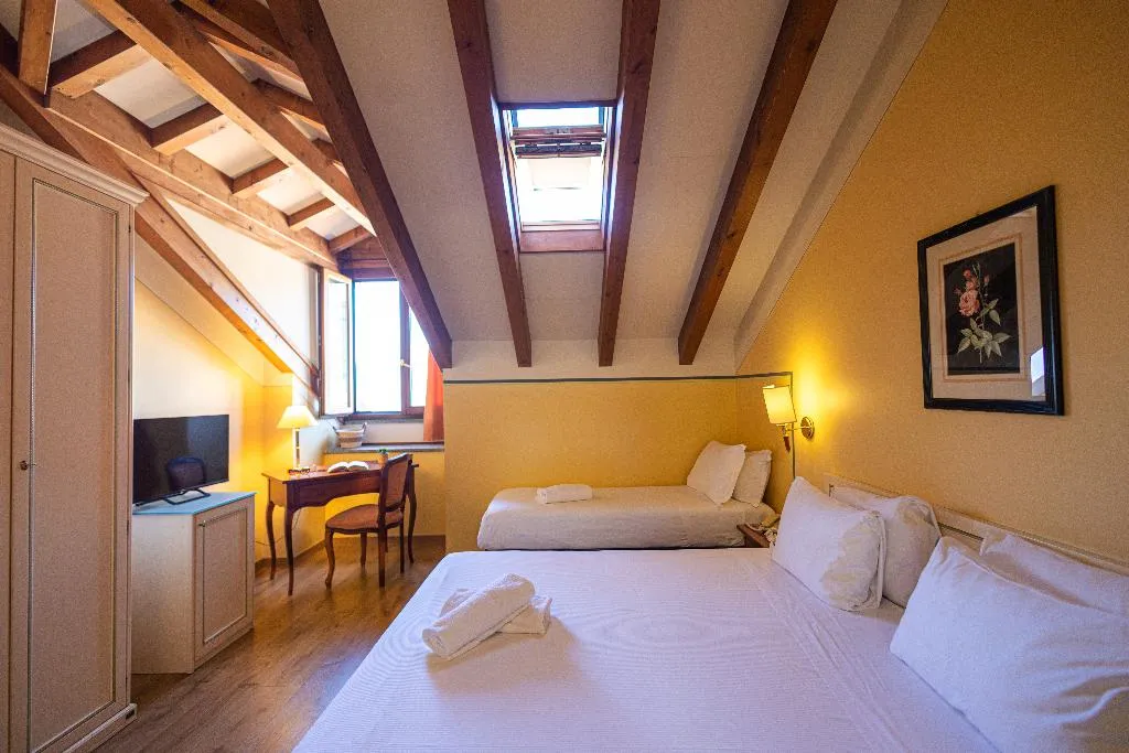 TRIPLE LAKE VIEW Room, LVG Hotel Collection - Hotel Pallanza, Milan