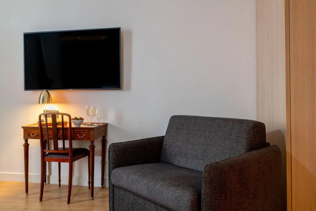 FAMILY ROOM STANDARD Room, 9 Hotel Cesari, Rome