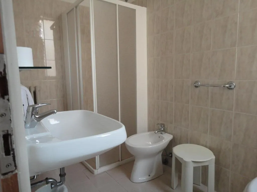 Room, Delle Camelie, Florence