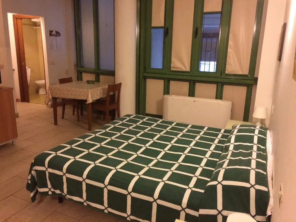 STUDIO STANDARD Room, Gemini City Centre Studios, Florence