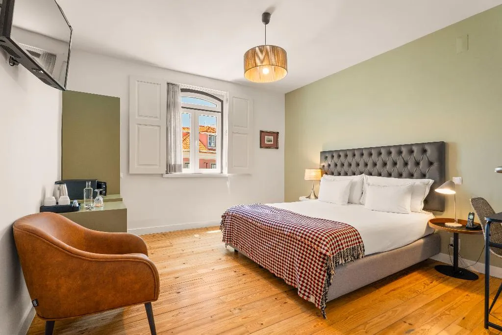 FAMILY ROOM DELUXE ONE BED Room, Casa do Bairro by Shiadu, Lisbon