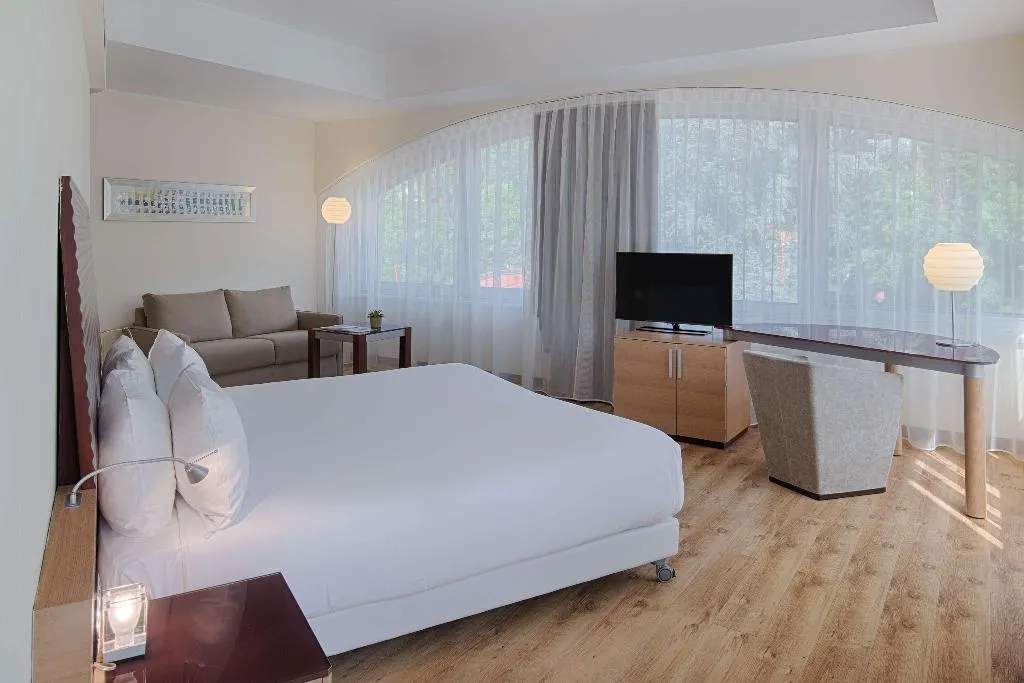 Room, NH Milano 2, Milan