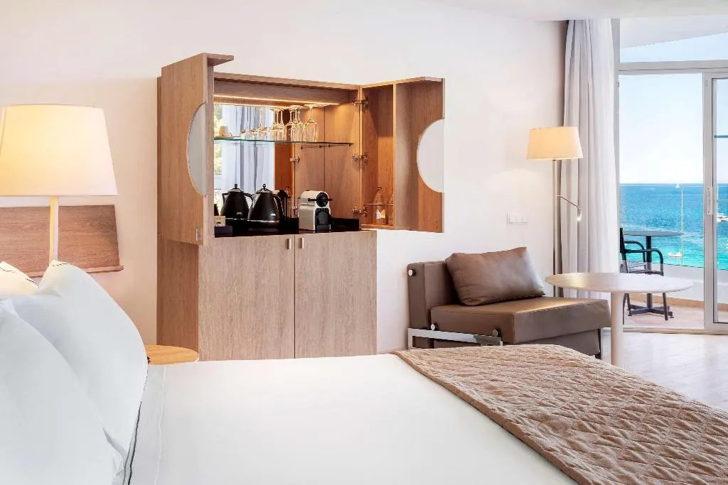 JUNIOR SUITE STANDARD Room, Meliá Cala Galdana, Menorca