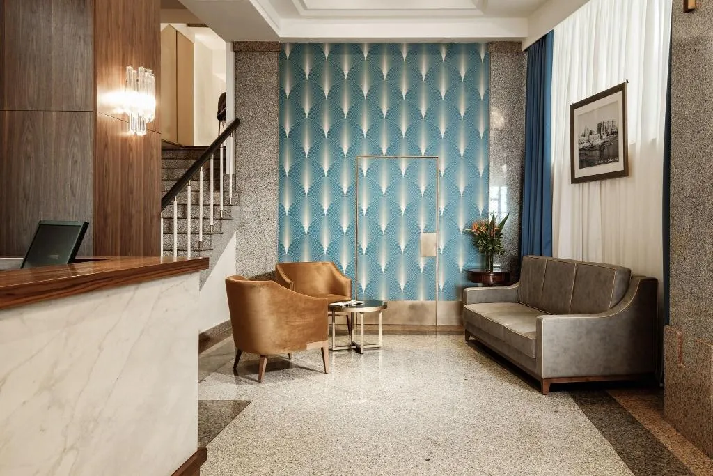 Lobby, Diplomat, Malta