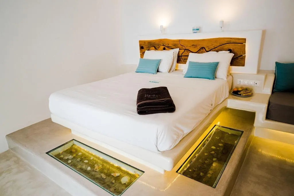 Room, Flaskos Suites, Mykonos