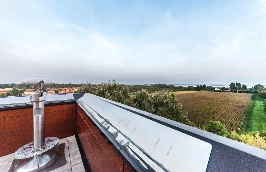 Terrace, Antony, Venice