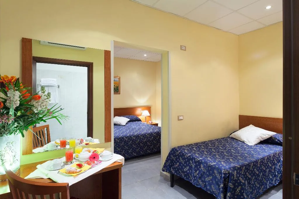 QUADRUPLE STANDARD Room, Oriente, Rome