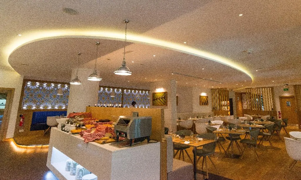 Restaurant, Premier Inn International Airport, Dubai