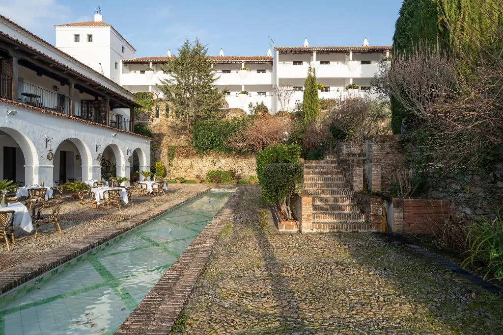 Terrace, Parador de Guadalupe, Madrid