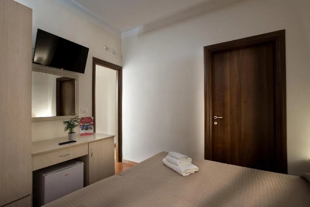 Room, Hotel Diamond, Naples