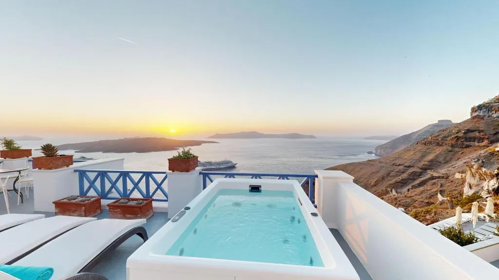 Room, Golden Grey Goose, Santorini