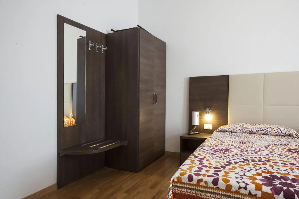 Room, Albergo Amalfi Milano, Milan