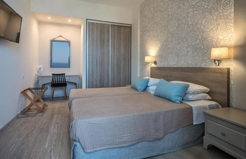 Room, Icarus Suite Apartments, Crete