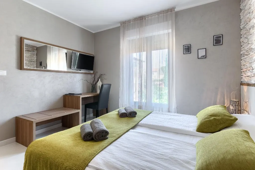 DOUBLE SUPERIOR Room, Pula City Center Accommodation, Istria