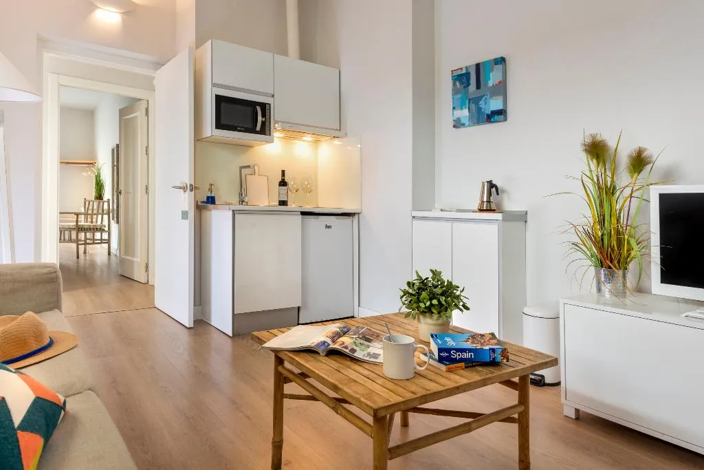 APARTMENT SUPERIOR CAPACITY 2 Room, Suites Sevilla Plaza, Seville