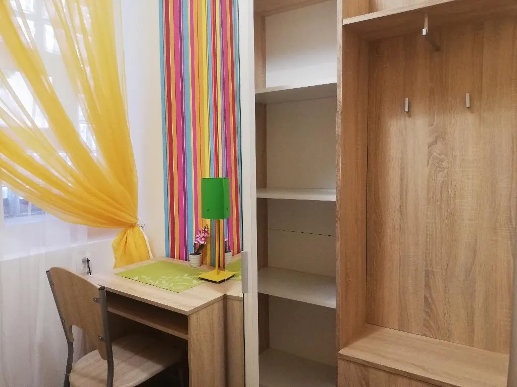 SINGLE WITH SHARED BATHROOM Room, Lorf Hostel&Coffee, Krakow