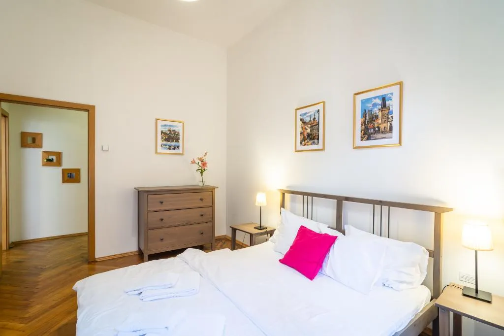 APARTMENT WITH BALCONY Room, Royal Road Residence, Prague
