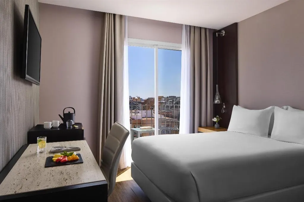 Room, NH Barcelona Stadium, Barcelona