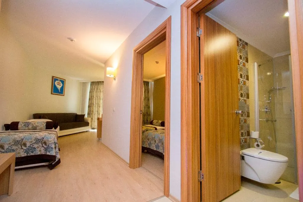 FAMILY ROOM STANDARD Room, Blue Wave Suite Hotel, Antalya