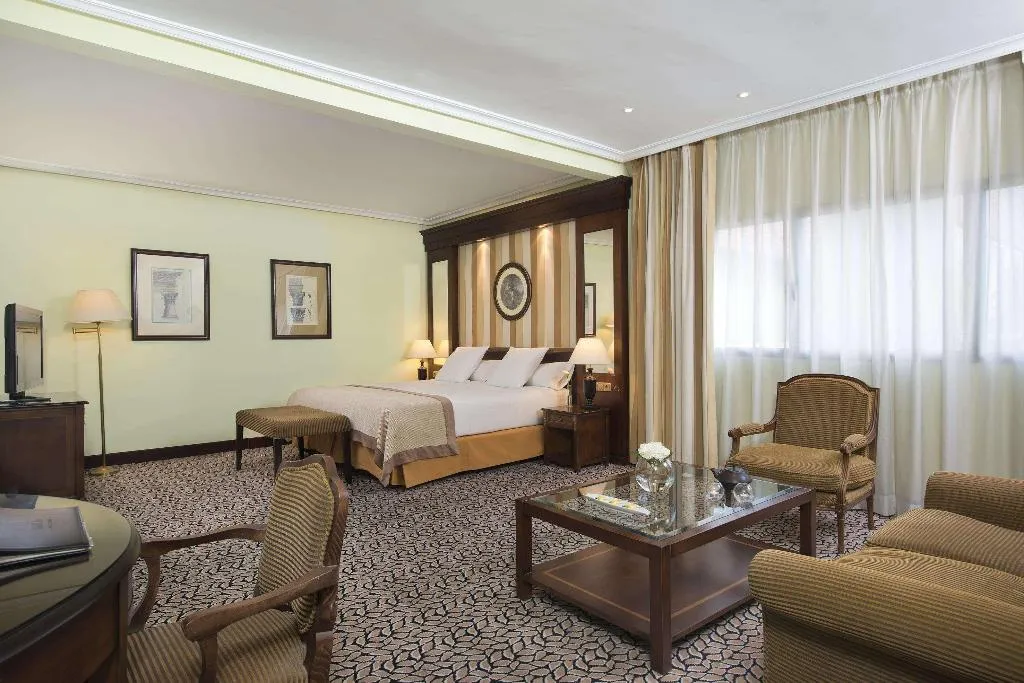 JUNIOR SUITE STANDARD Room, Melia Barajas, Madrid