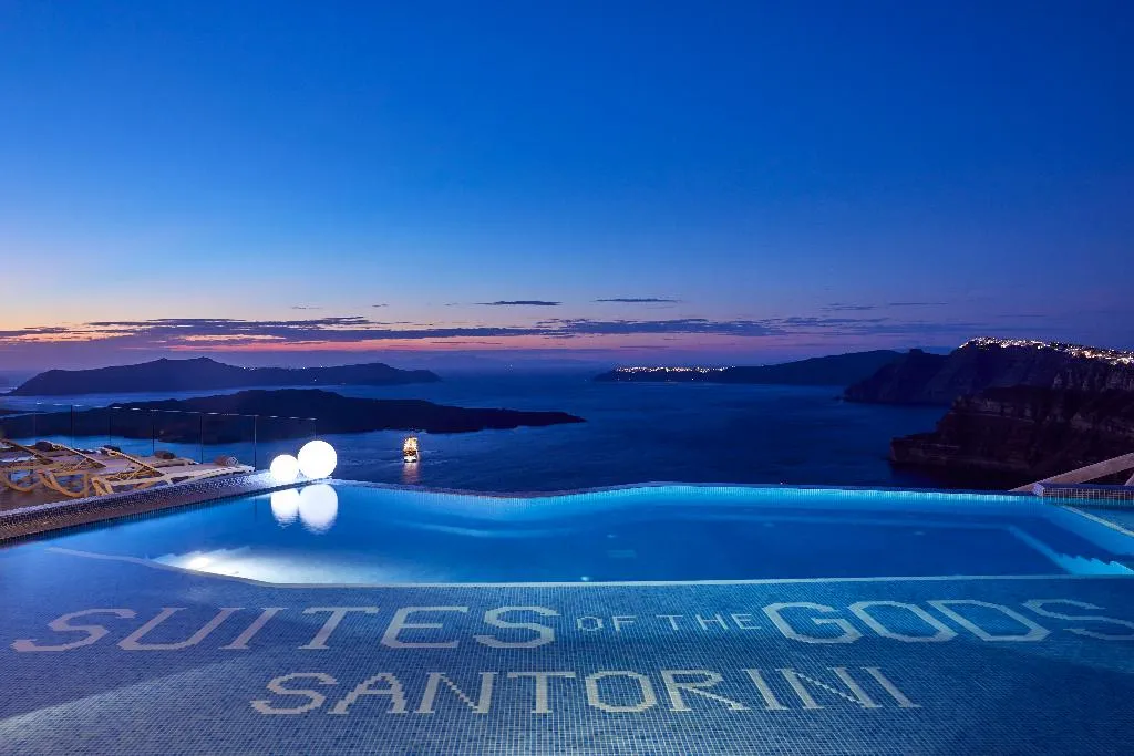 Pool, Suites of the Gods Cave Spa, Santorini
