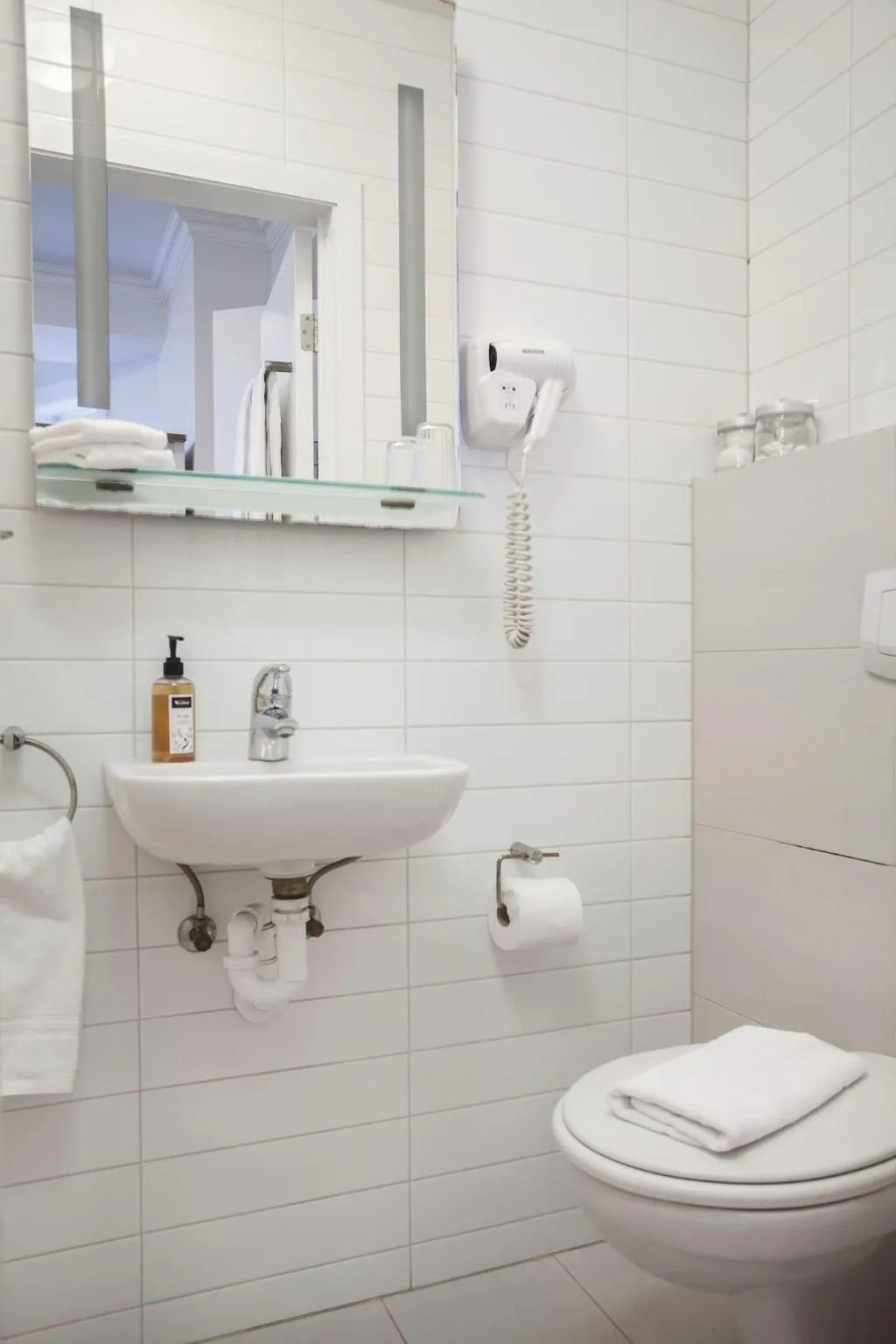 Room, Hilda, Reykjavik