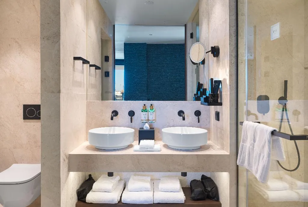 SUITE WITH VIEWS Room, NYX Esperia Palace Athens by Leonardo Hotels, Athens
