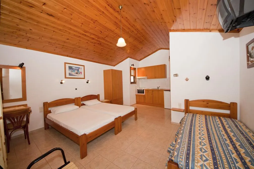 STUDIO CAPACITY 3 Room, Amalia Studios, Skiathos