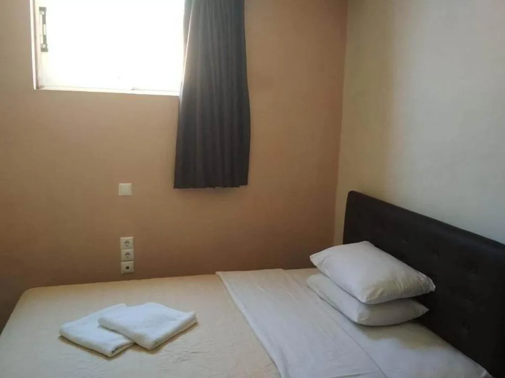 Room, Pella Inn Hostel, Athens