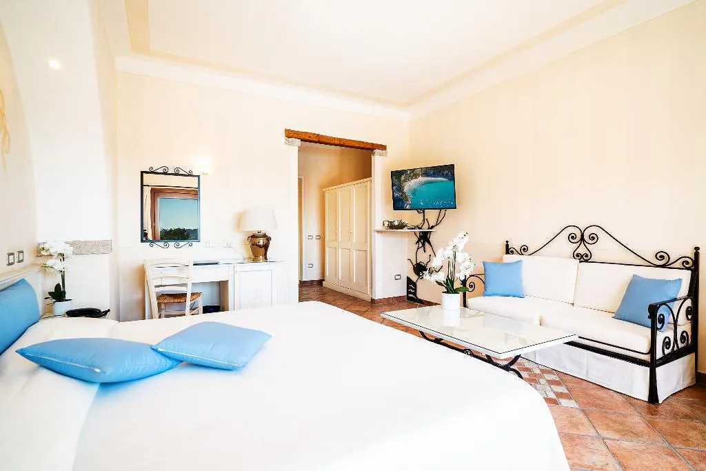 DOUBLE SUPERIOR Room, LH Pozzo Sacro, Olbia