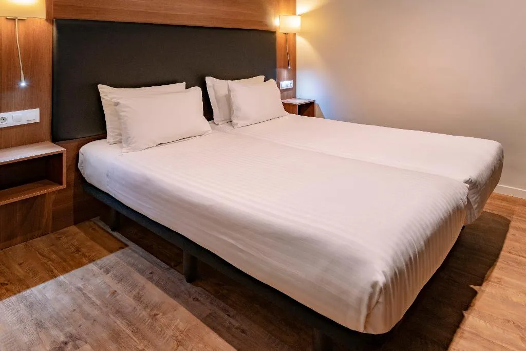 APARTMENT CAPACITY 2 TWO BEDROOMS Room, Apartamentos Playa De Castelldefels, Barcelona