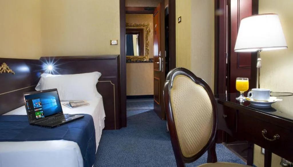 Room, Mondial, Rome