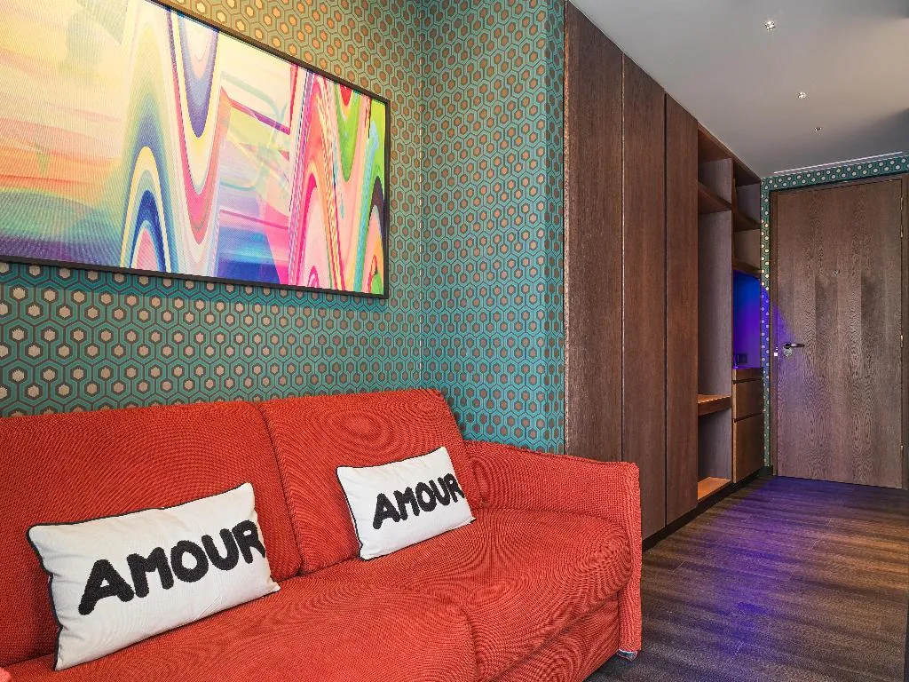 SUITE EXECUTIVE Room, NYX Esperia Palace Athens by Leonardo Hotels, Athens