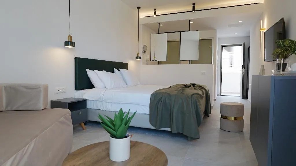 JUNIOR SUITE KING SIZE BED Room, Diana Palace Hotel Zakynthos, Zante