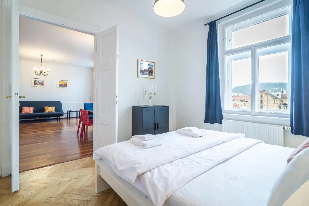 APARTMENT WITH BALCONY WITH VIEWS Room, Royal Road Residence, Prague