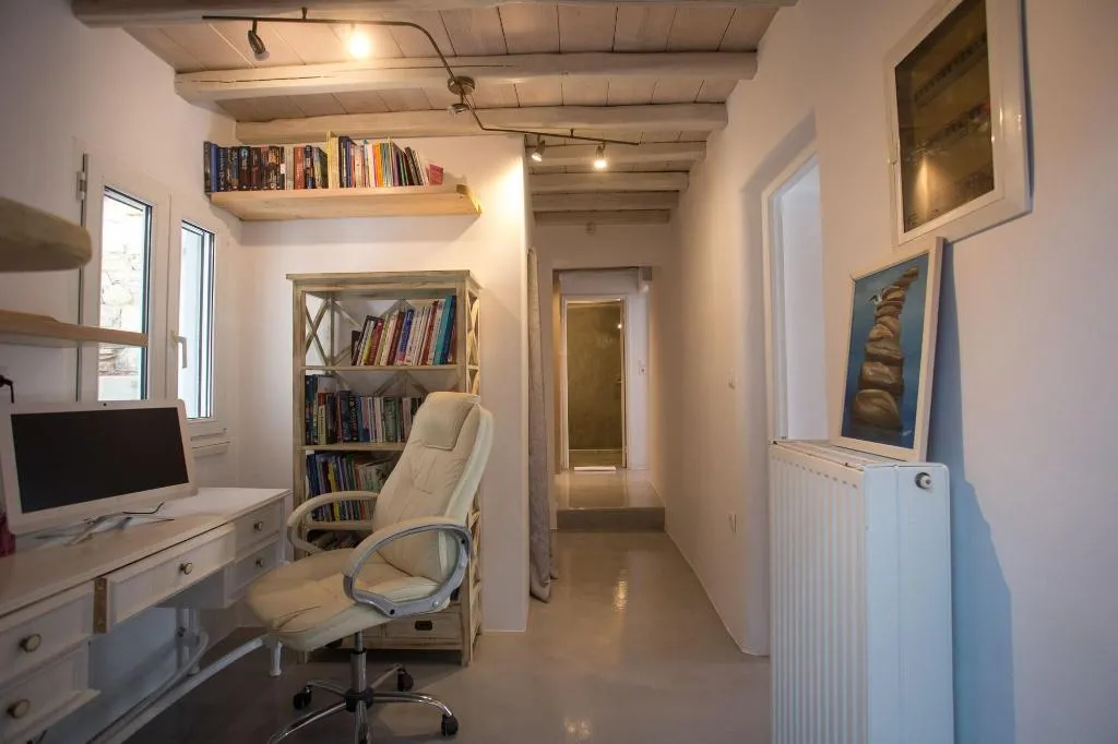 Room, Flaskos Suites, Mykonos