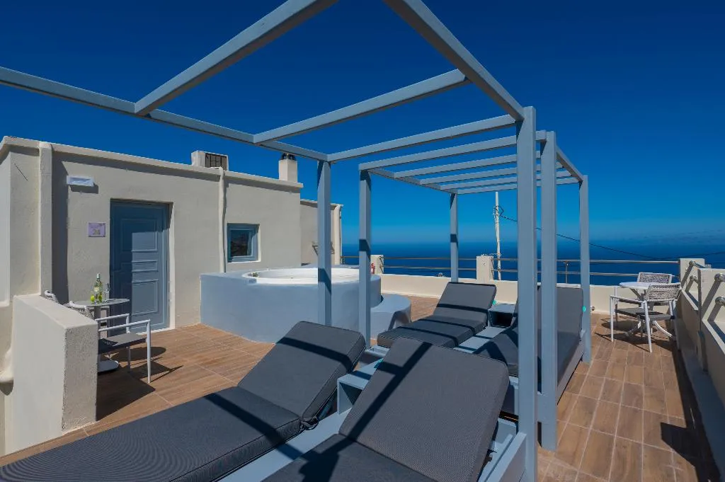 SUITE GRAND Room, Gizis Cliffside Suites, Santorini
