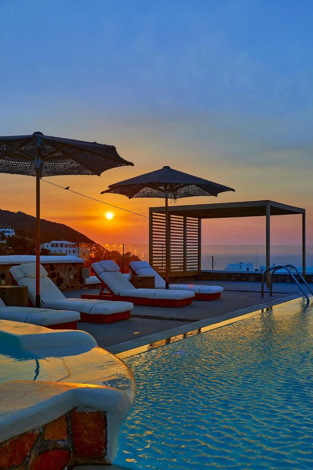 Sports and Entertainment, Symmetry Suites, Santorini