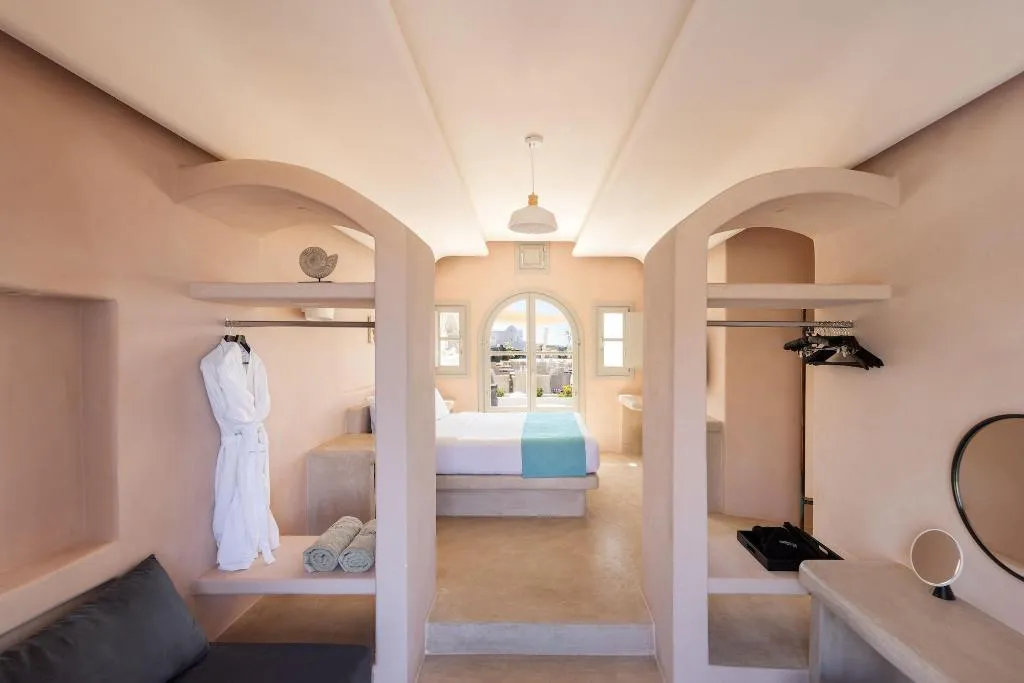 Room, Danae Suites, Santorini