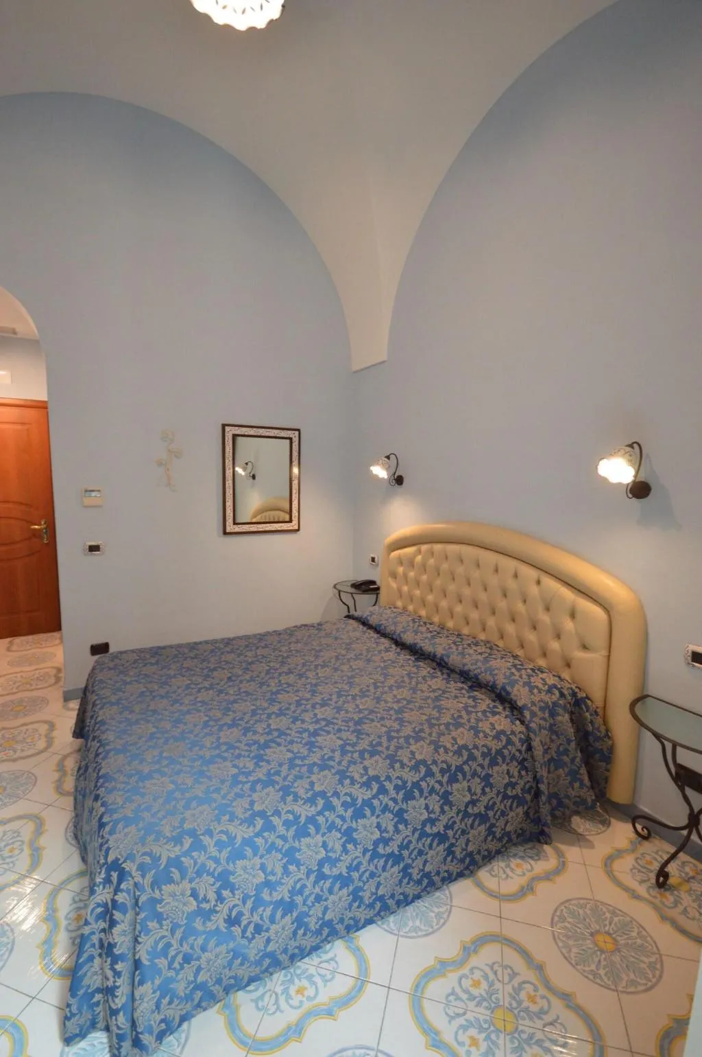 Room, B&B Palazzo Pisani, Naples