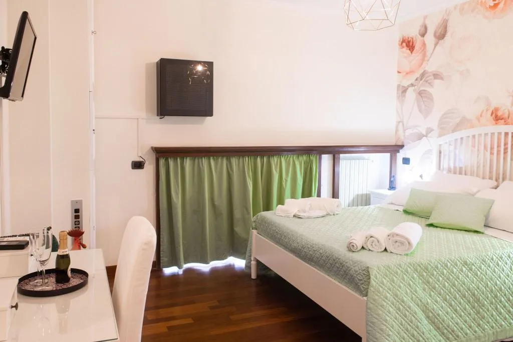 Room, Bed Boutique Napoli Colors, Naples
