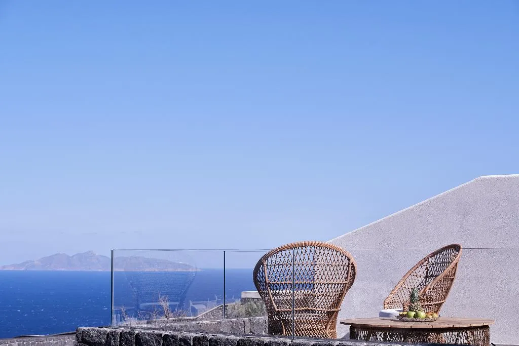 SUITE DELUXE WITH PRIVATE POOL Room, SantAnna Luxury Suites, Santorini