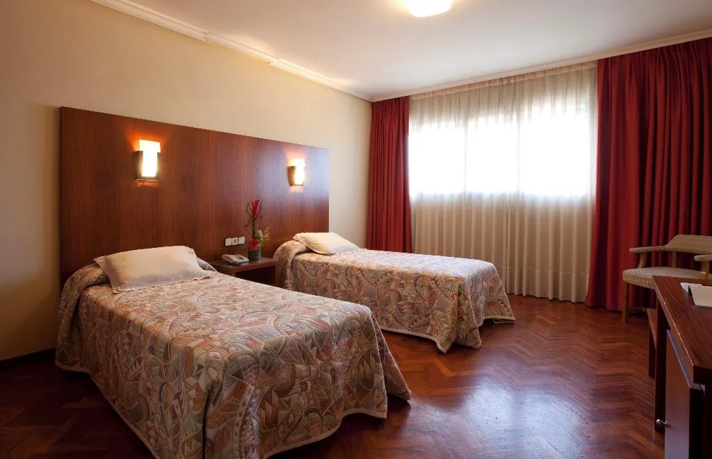 Double or Twin STANDARD Room, Galaico, Madrid