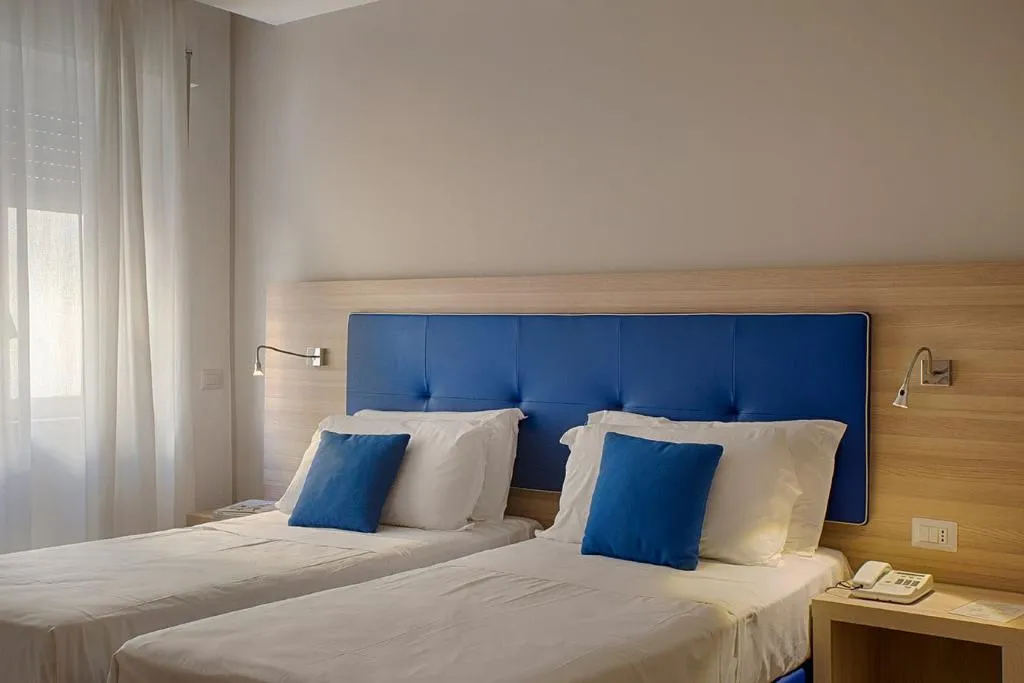 Room, American Hotel, Naples
