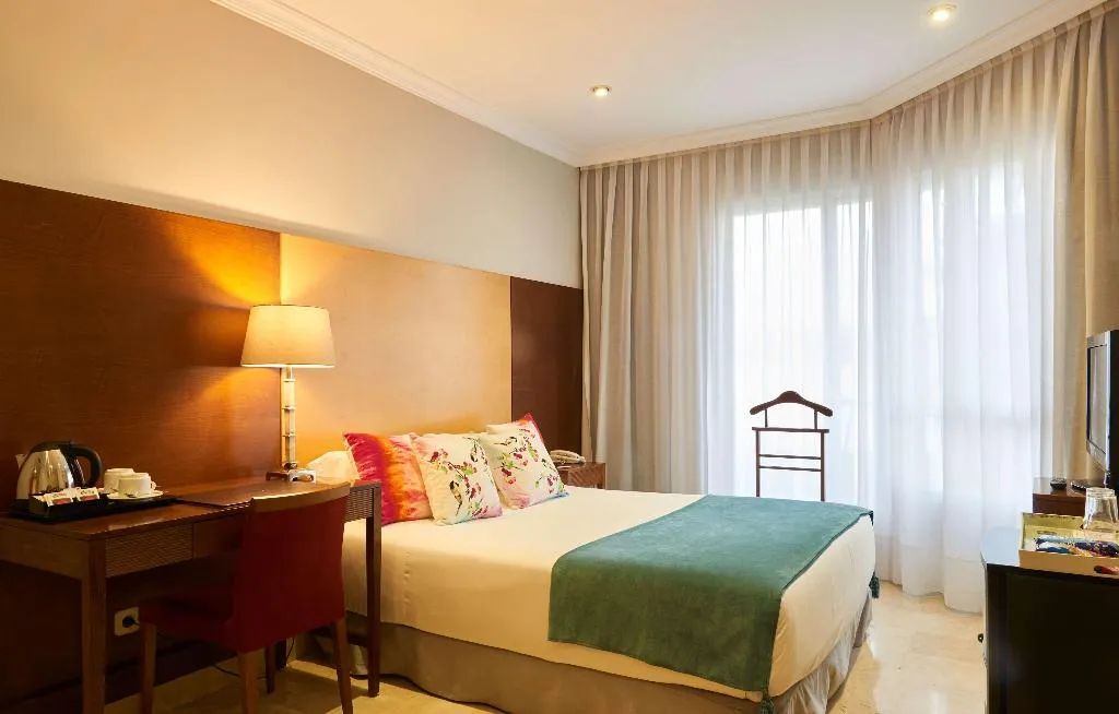 Room, Suites Barrio de Salamanca, Madrid