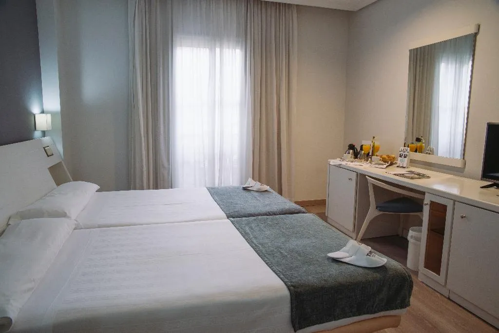 DOUBLE STANDARD Room, Ilunion Alcora Sevilla, Seville