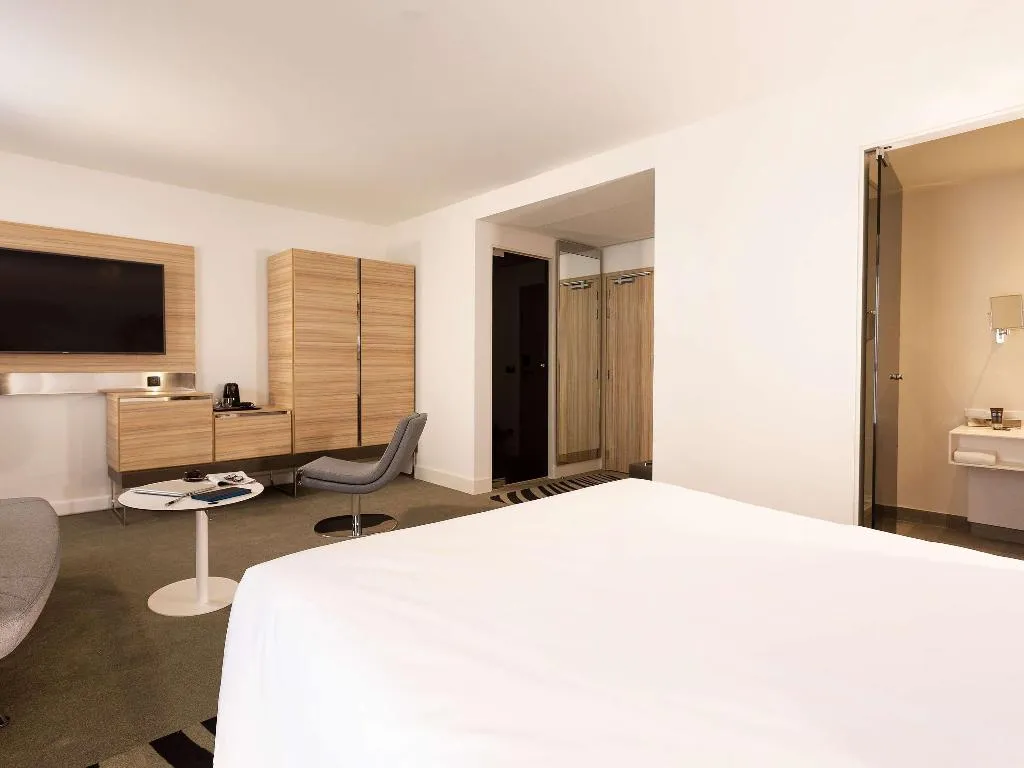 DOUBLE DELUXE Room, Novotel Tunis Lac, Tunisia