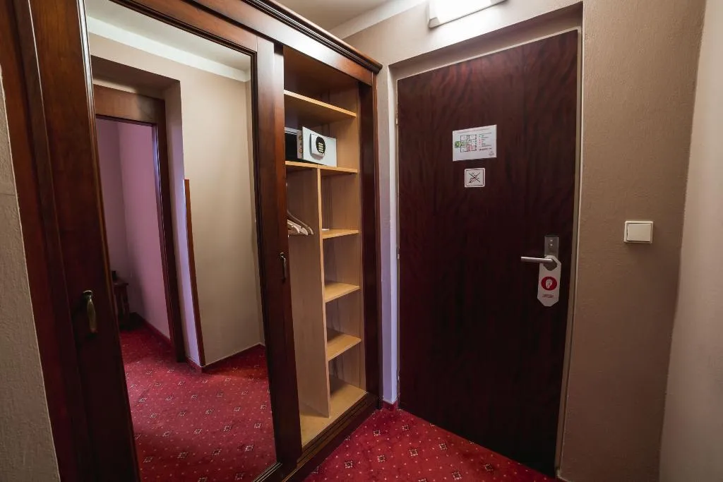 Double or Twin STANDARD Room, Dalimil, Prague